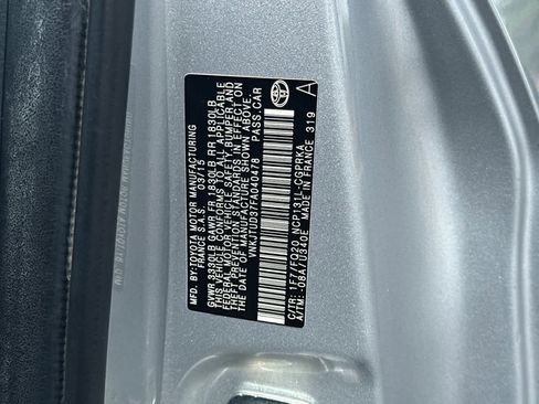 Used 2015 Toyota Yaris L image 26