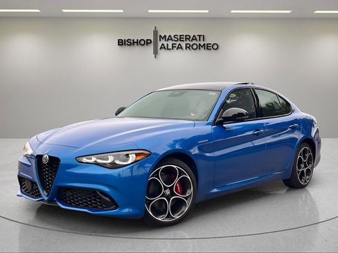 Used 2024 Alfa Romeo Giulia Veloce AWD/4WD image 3