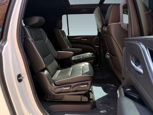 Used 2021 Cadillac Escalade ESV Sport w/ Driver Assist Tech Package RWD image 25