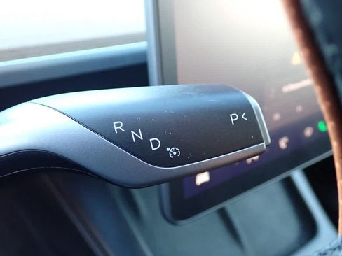 Used 2024 Tesla Model Y Long Range image 28