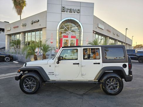 Used 2018 Jeep Wrangler Unlimited Sport S image 4