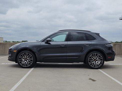 Certified 2026 Porsche Macan AWD/4WD image 2