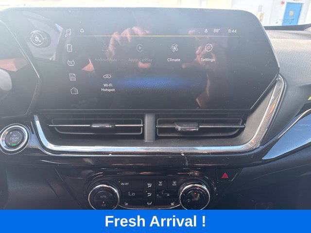 Used 2024 Chevrolet Trax ACTIV w/ Sunroof Package FWD image 7