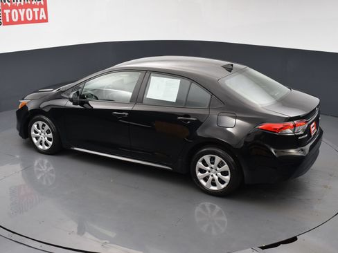 Used 2025 Toyota Corolla LE FWD image 18