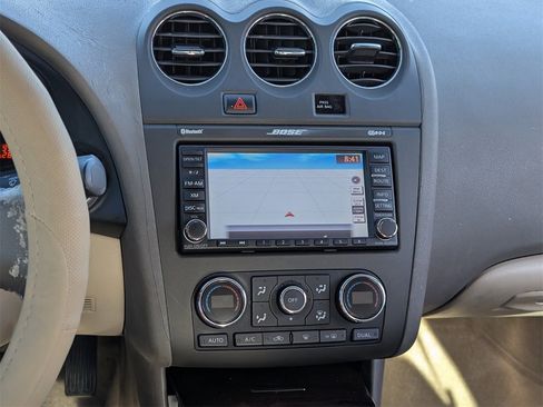 Used 2011 Nissan Altima 3.5 SR w/ 3.5SR Premium Pkg image 13