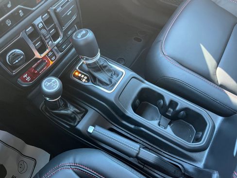 Used 2025 Jeep Wrangler Unlimited Rubicon w/ Steel Bumper Group image 25