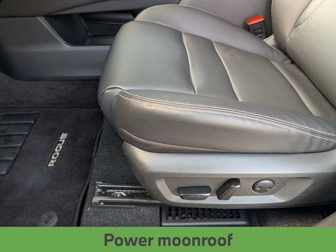 Used 2023 Nissan Rogue SL w/ SL Premium Package image 15