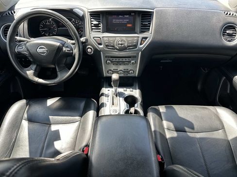Used 2017 Nissan Pathfinder SL w/ SL Premium Package AWD/4WD image 14
