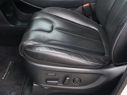 Used 2022 Hyundai Palisade Calligraphy image 16