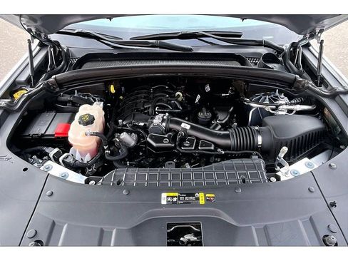Used 2024 Jeep Grand Cherokee L Laredo AWD/4WD image 10