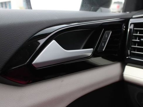 New 2026 Volkswagen Taos S image 21