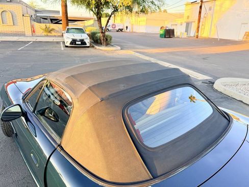 Used 2001 MAZDA MX-5 Miata LS image 16