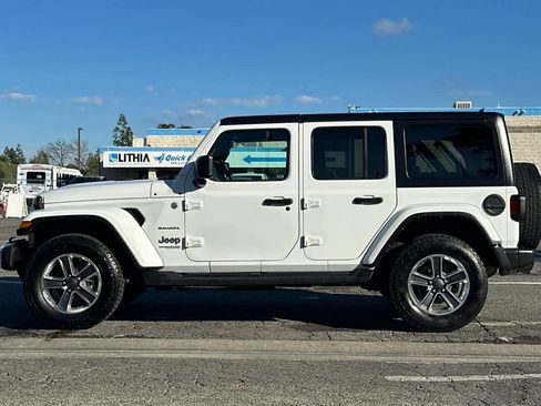Used 2022 Jeep Wrangler Unlimited Sahara image 6