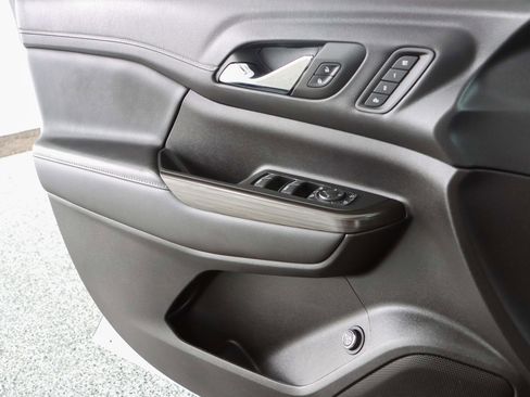 Used 2023 GMC Acadia SLT w/ Elevation Edition AWD/4WD image 22