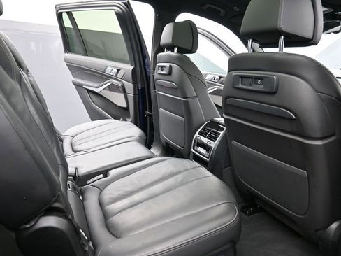 Used 2022 BMW X7 xDrive40i w/ M Sport Package AWD/4WD image 20