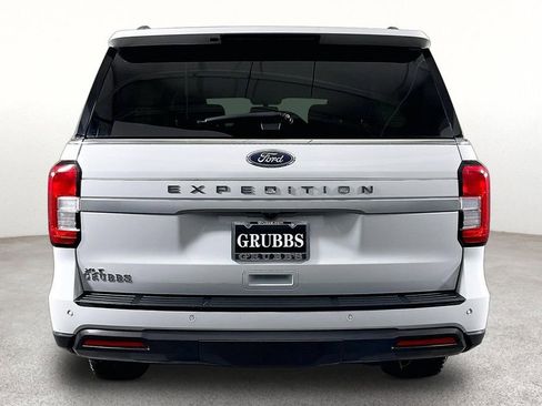 Used 2024 Ford Expedition XLT RWD image 5