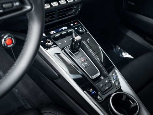 Certified 2025 Porsche 911 Carrera w/ Premium Package RWD image 16