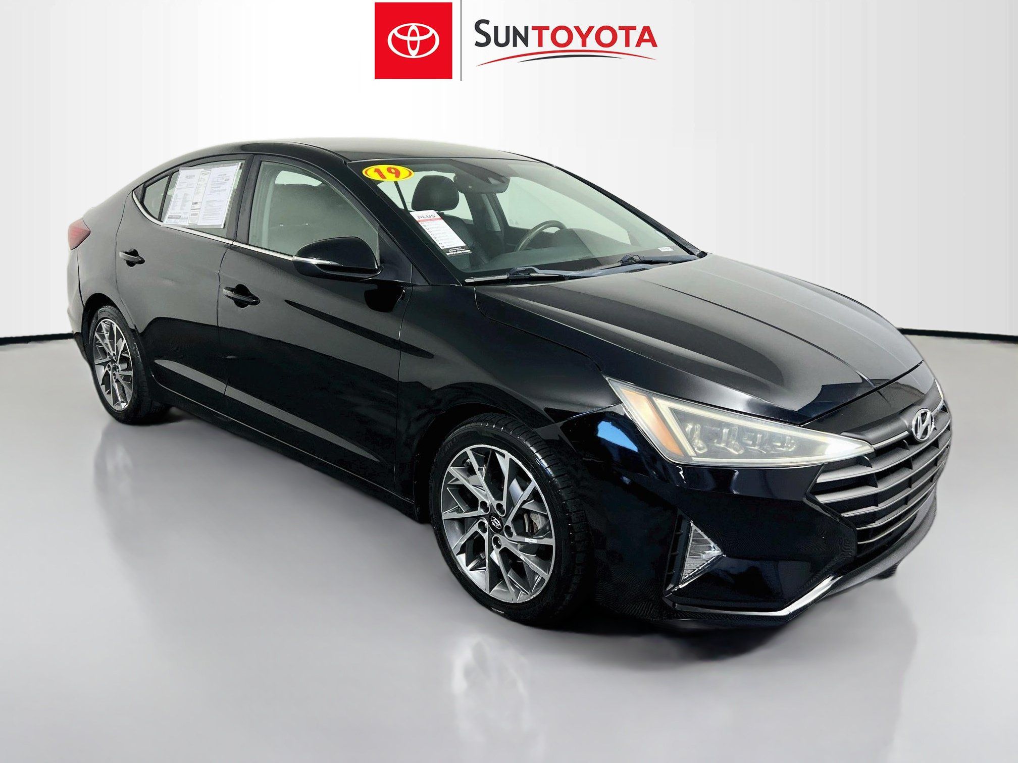 Used 2019 Hyundai Elantra Limited w/ Cargo Package FWD image 1