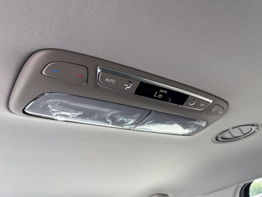Used 2025 Kia Telluride LX FWD image 34