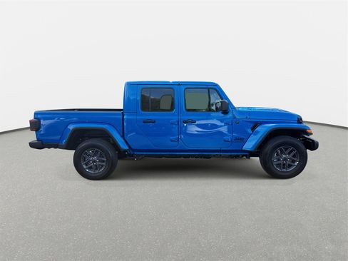New 2025 Jeep Gladiator Sport image 4