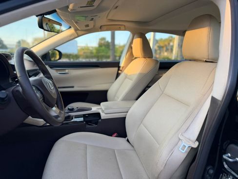 Used 2016 Lexus ES 350 w/ Accessory Package 2 image 13