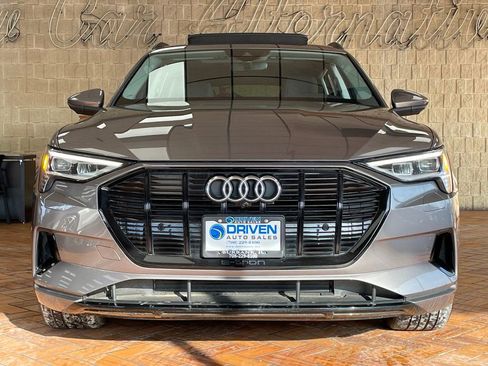 Used 2021 Audi e-tron Premium Plus w/ Premium Plus Package image 3