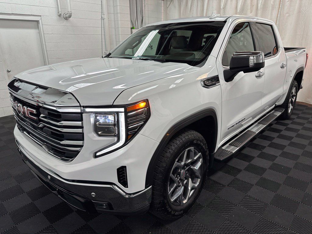 Used 2026 GMC Sierra 1500 SLT w/ SLT Premium Plus Package AWD/4WD image 4