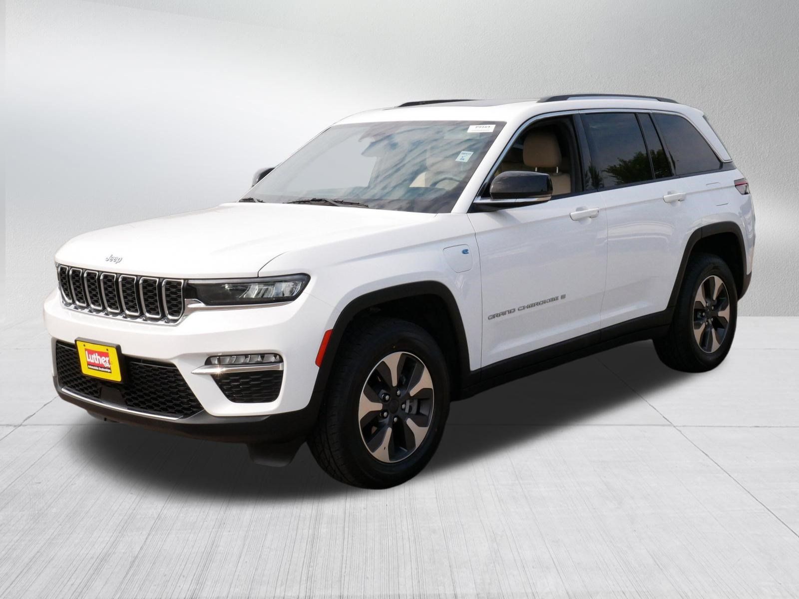 Used 2023 Jeep Grand Cherokee 4WD 4xe image 3