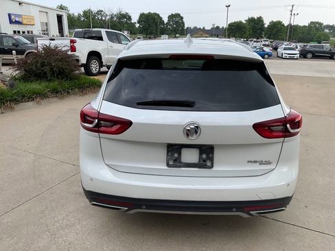 Used 2019 Buick Regal Essence w/ Driver Confidence Package I AWD/4WD image 8