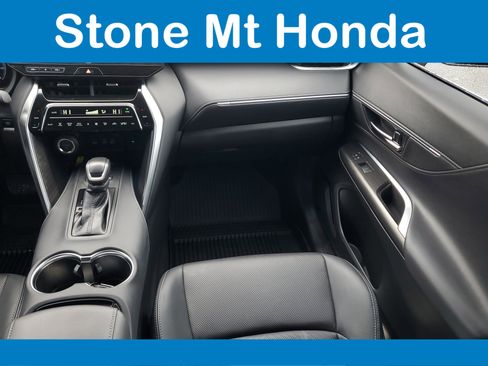 Used 2024 Toyota Venza image 18