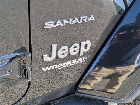 Used 2018 Jeep Wrangler Unlimited Sahara w/ Cold Weather Group image 37