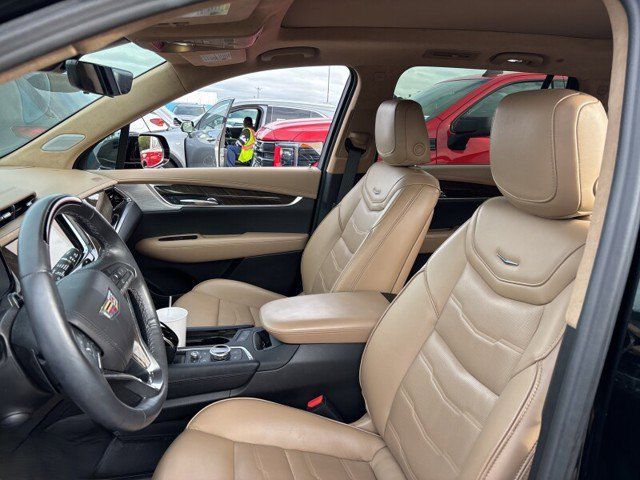 Used 2025 Cadillac XT6 Premium Luxury w/ Platinum Package AWD/4WD image 3