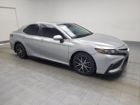 Used 2022 Toyota Camry SE image 11