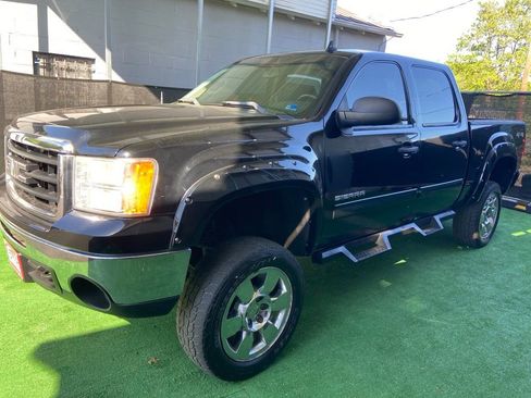 Used 2011 GMC Sierra 1500 SLE w/ Power Tech Package AWD/4WD image 11