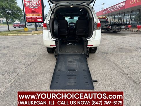 Used 2016 Honda Odyssey Touring Elite image 2