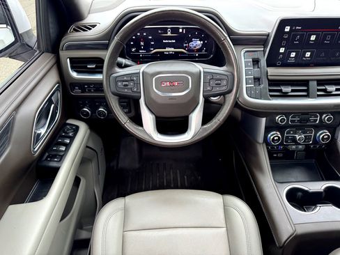 Used 2022 GMC Yukon SLT w/ SLT Premium Package image 24