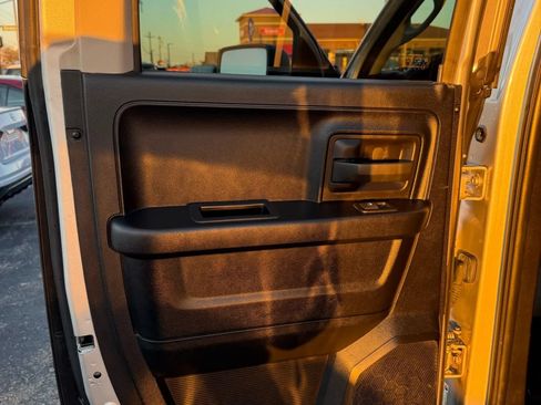 Used 2016 RAM 1500 Express AWD/4WD image 16