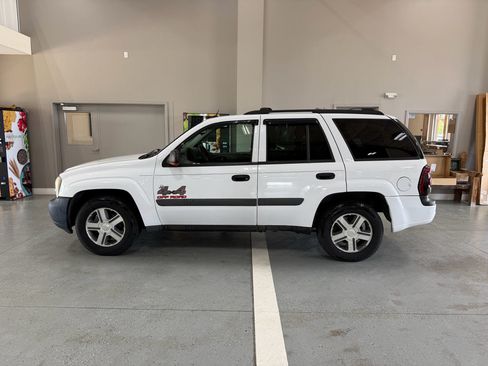 Used 2005 Chevrolet TrailBlazer LS w/ LS Preferred Equipment Group AWD/4WD image 1
