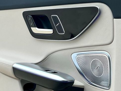 Used 2024 Mercedes-Benz C 300 4MATIC Sedan image 21