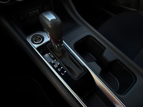 Certified 2024 Nissan Sentra SV FWD image 31