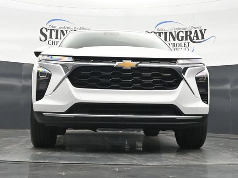 Certified 2024 Chevrolet Trax LT FWD image 27
