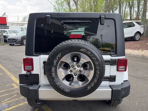 Used 2018 Jeep Wrangler Unlimited Sahara w/ Connectivity Group image 6
