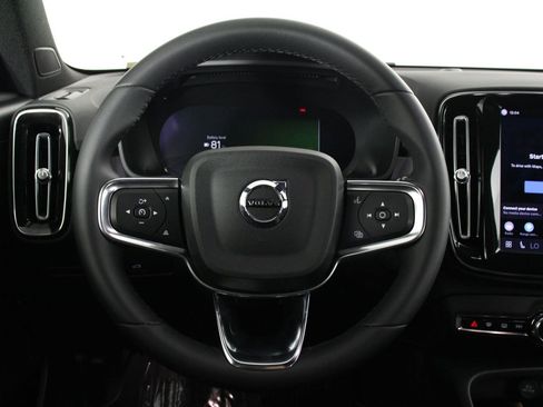 Certified 2023 Volvo XC40 Recharge Core image 8