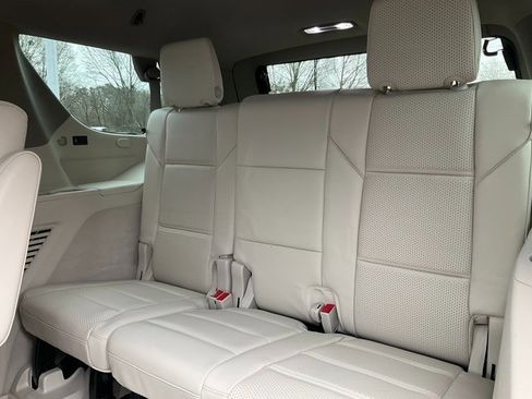 Certified 2024 Cadillac Escalade Sport Platinum image 17