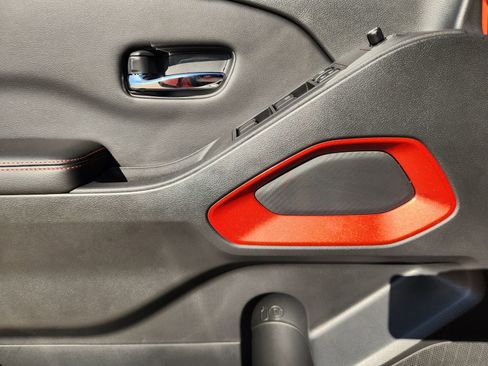 Used 2025 Nissan Frontier PRO-4X image 23