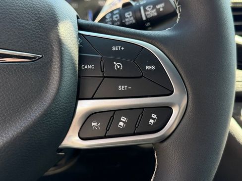 New 2026 Chrysler Pacifica Select image 17