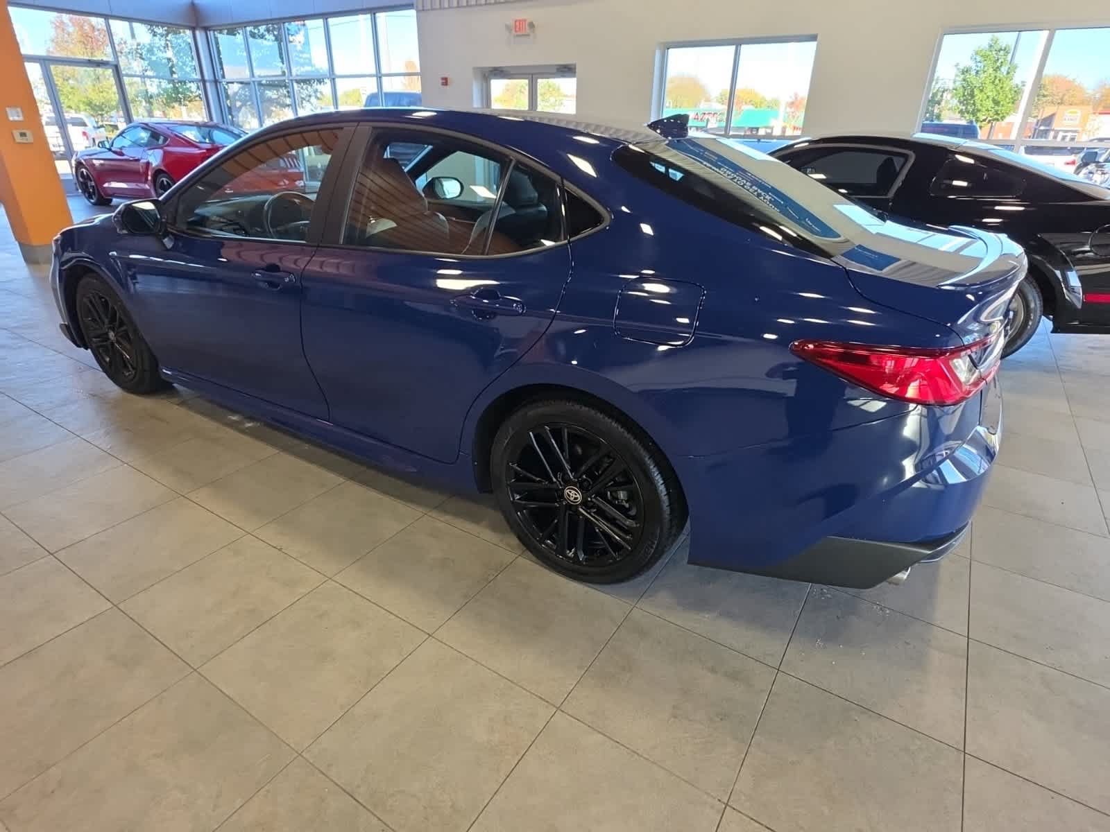 Used 2025 Toyota Camry SE FWD image 10