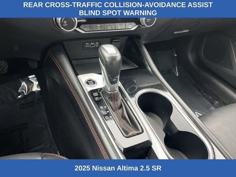 Used 2025 Nissan Altima 2.5 SR FWD image 8