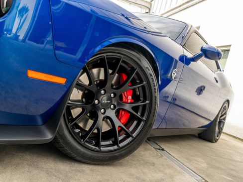 Used 2019 Dodge Challenger SRT Hellcat w/ Laguna Leather Package RWD image 5