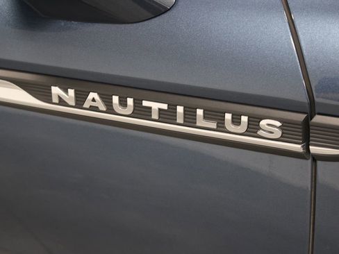 Used 2019 Lincoln Nautilus Reserve FWD image 12